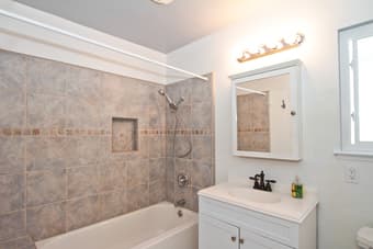 1 BR available in quiet townhome in Mountain View 3