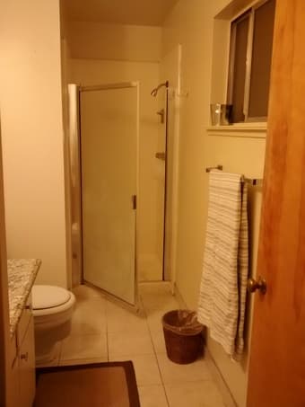 1B/1B in 3B apt. in Palo Alto, near Stanford ($1600/mo.) (avail. 7/1) 2