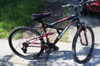 2 Bikes for Sale (1 Women's, 1 Men's) 2