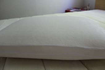 Two Memory Foam Pillows 3