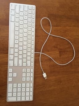 Apple Keyboard with Numeric Keypad - $40 2