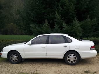 1995 Toyota Avalon ($2,300) 1
