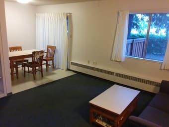 Summer housing: 1 bedroom in a 2bd/1ba duplex house Jun 16 to Sep 19 1