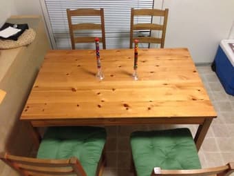 DINING TABLE WITH 4 SEATS 1