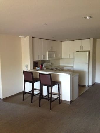 2 Bedroom / 2 Bathroom  Munger Apartment -- $50 Dicount! 3