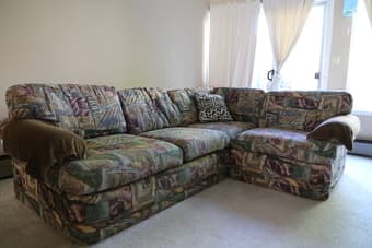 Clan nice Sofa with perfect condition $100 2