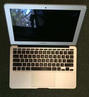 11" Macbook Air (Mid-2012) $600 1