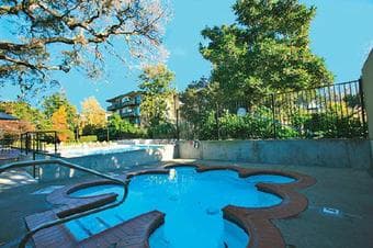 Luxury 1BR Apt on Sand Hill Dr PRICE IS $260 PER NIGHT 2