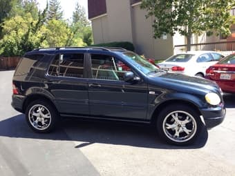 ML320 year 2000 97400 miles $4500 obo 1