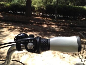 Electra Townie Bike, White (for Women) with Lock and Basket--$250 3
