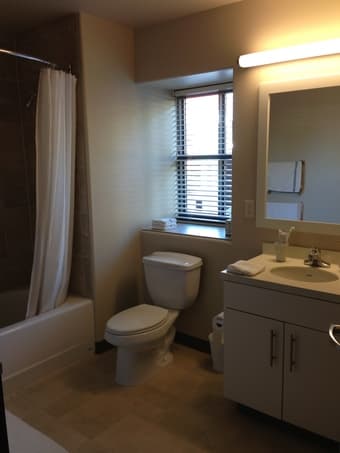 Munger BR & private bathroom in 4BR, 12Jun-5Aug, 25% off (save ~$600) 2