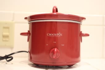 CrockPot Slow Cooker $9 1