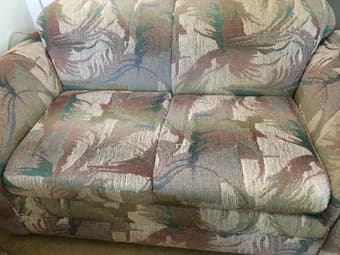 Beautiful custom built Sealy Klaussner Sofa and love seat $90 2