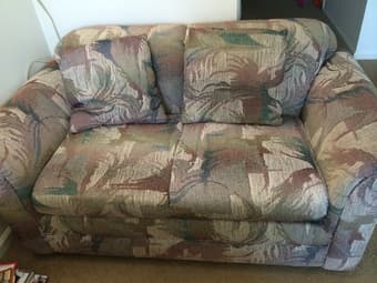 Beautiful custom built Sealy Klaussner Sofa and love seat $90 3