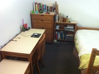 ~$760/m, Summer sublet , Renovated EV lowrise. Well outfitted kitchen. 3