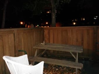 Room in 2-bedroom apartment in EV: 10Jun-14Sept 3