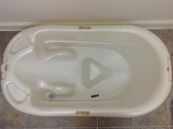 Baby bath tub $7 1