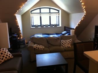 Munger Studio available 6/15 until Sept. 1