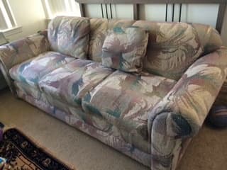 Beautiful custom built Sealy Klaussner Sofa and love seat $50 3