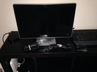 HP monitor 21" with dock, wireless keyboard and mouse - 80$ 1