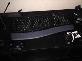 HP monitor 21" with dock, wireless keyboard and mouse - 80$ 2