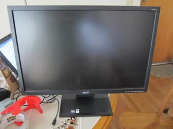22" Acer V223W Widescreen Monitor - $35 (menlo park) 1
