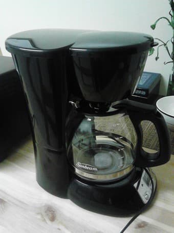 COFEE MAKER $10 1