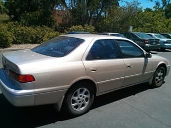 2001 Toyota CAMRY 4D 2WD LE for 4500 dollars 1