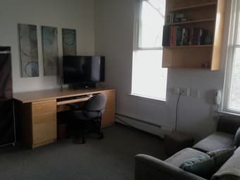 Studio in EV available for the summer 2