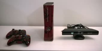 Xbox 360 Gears of War 3 LE 320GB Console w/ 2 Controllers + Kinnect 3