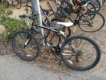 FUJI  NEVADA MOUNTAIN BIKE 6.0 250$ or OBO 2