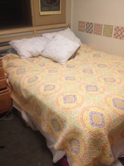 Queen mattress + fram 120 OBO 1