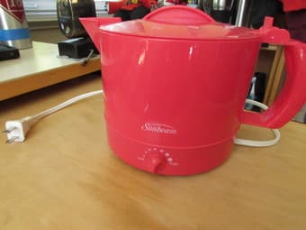 Selling Pink Sunbeam Water Heater $5 OBO 1
