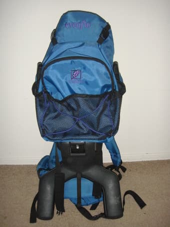 baby stuff (crib, mobile, bath tube, hiking carrier) 3