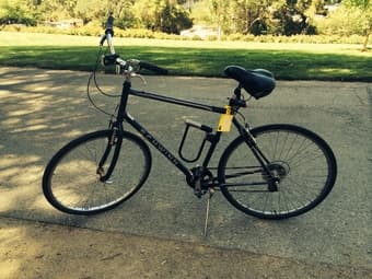 $120 Schwinn Bike for Sale incl. U-Lock, helmet and new break pads 1