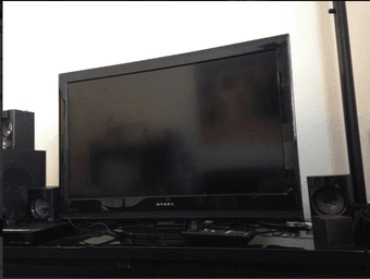32' LCD Flatscreen TV $120 1