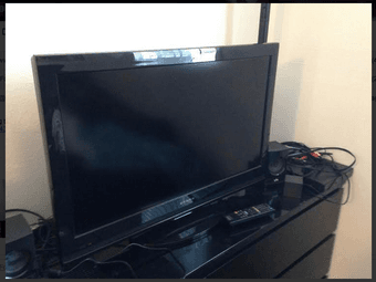 32' LCD Flatscreen TV $120 2