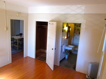 Beautiful room in College Terrace - Close to Campus - Great Roommates 1