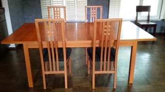Shrinkable Dining room table with 4 chairs - $150 1