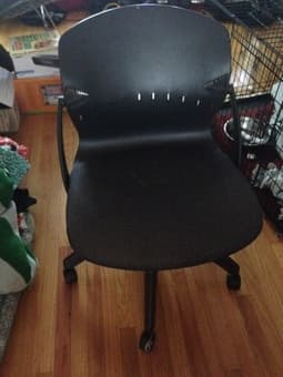 Good quality desk chair $10 1