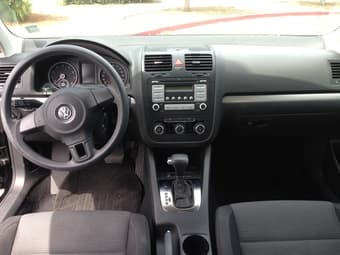 2010 Jetta 2.5L S 4 Door Automatic (Certified Pre-Owned with Warranty) 3