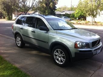 2005 XC90 2.5T Siliver 2WD, Memory Seats, Privacy Glass 1