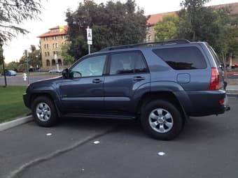 New Price for Toyota 4Runner SR5 2005 Excellent condition 1