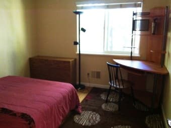 Furnished room for rent in Menlo Park Willows, available August 1st 3