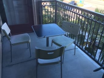 balcony set and 4 chairs 1