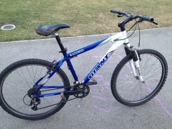 Giant Rincon mountain bike - $140 1