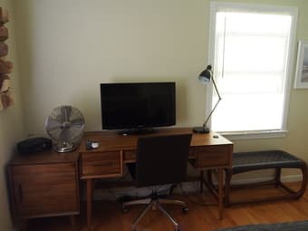 Beautiful furnished room in Menlo Park Available August 15 - Sept 11 3