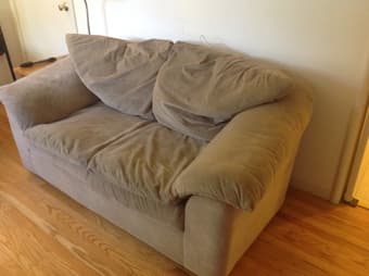 Loveseat 3