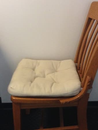 $15 for 4 white seat cushions perfect for EV wooden chairs 1