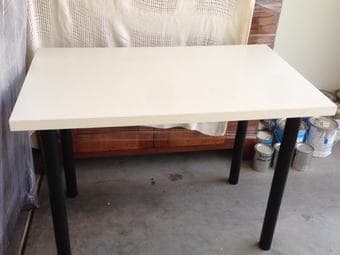 White desk for sale $20 1